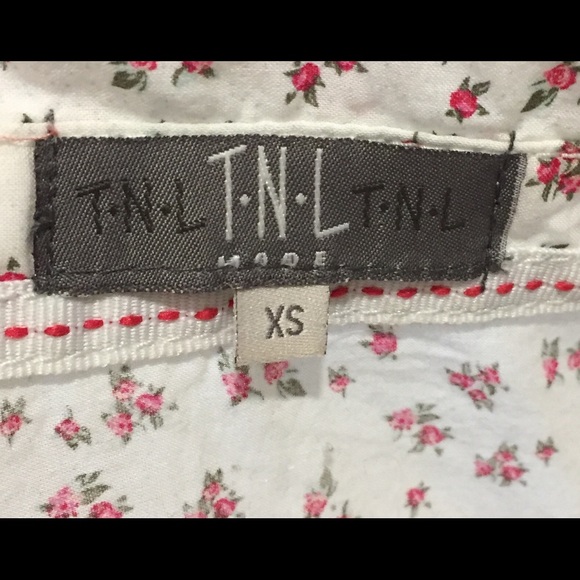 T.N.L White Floral Top - Picture 3 of 10